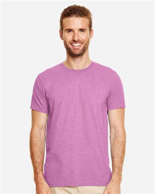 64000 Men's Softstyle® T-Shirt - Heather Radiant Orchid